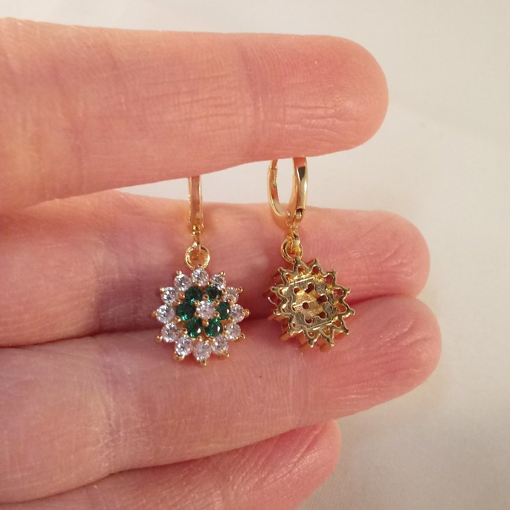 18k Yellow Gold Filled Emerald Green Diamond Zircon Flower Drop Earrings Women's - Picture 3 of 3